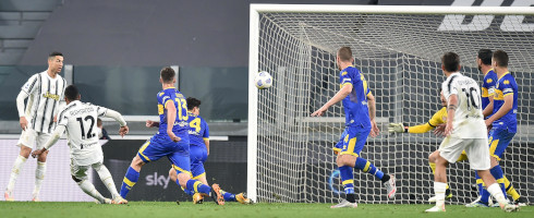 AlexSandro-2104-Parma-goal-back-epa