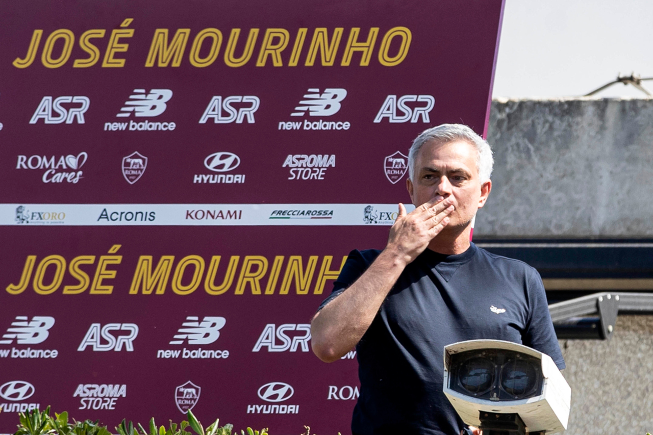 Jose Mourinho Roma kiss