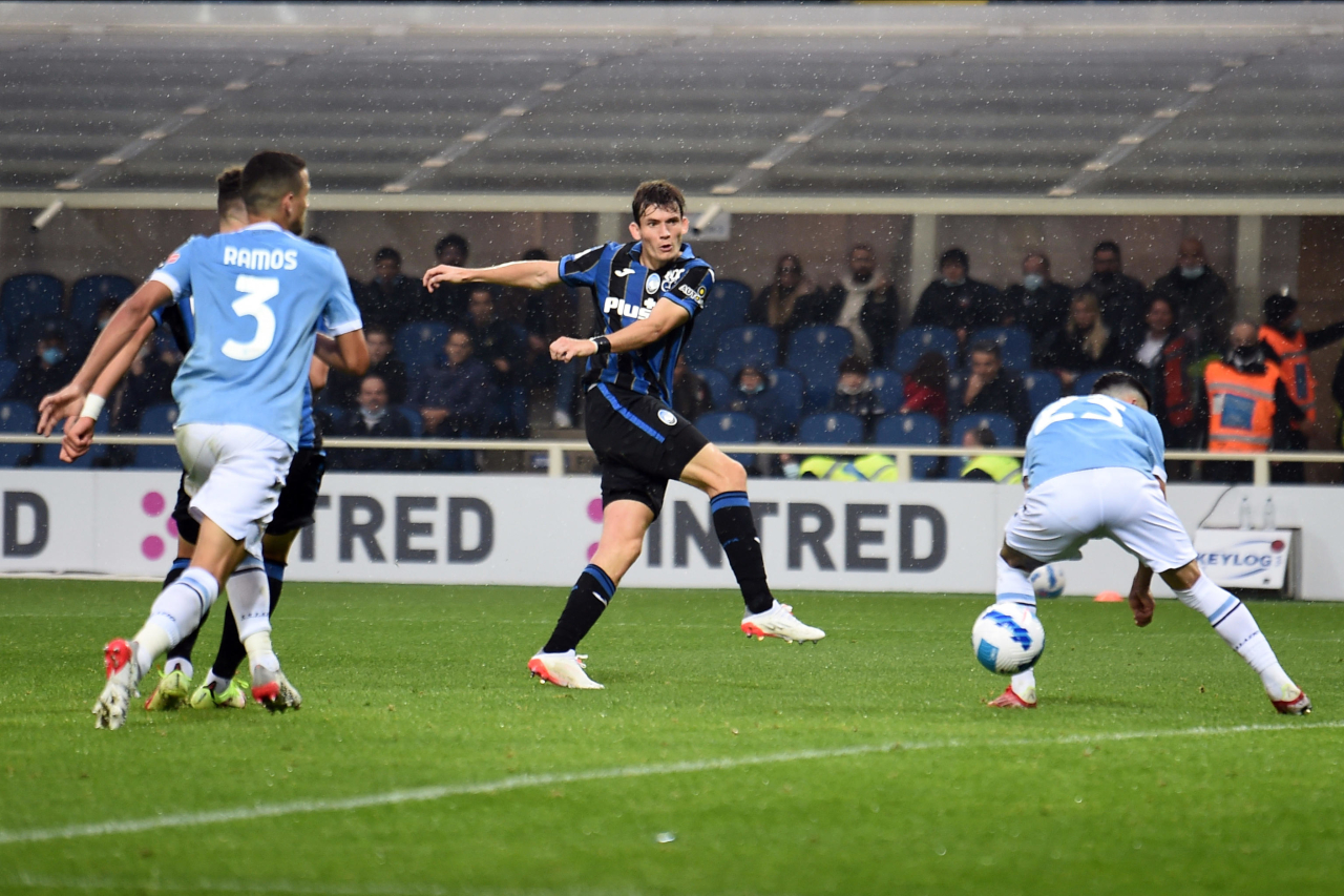 Serie A | Atalanta 2-2 Lazio: De Roon reageert op Immobile - Football Italia