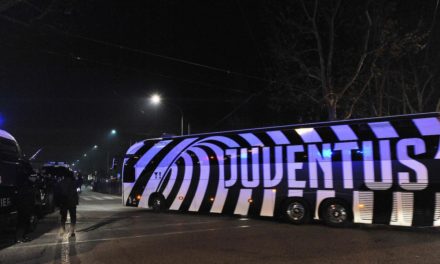 Video – Juventus squad arrive at San Siro with police escort