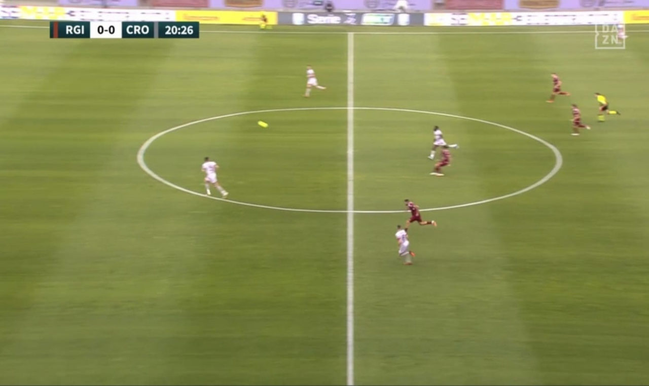 Video Reggina Goal Stuns Serie B From 60 Yards Football Italia