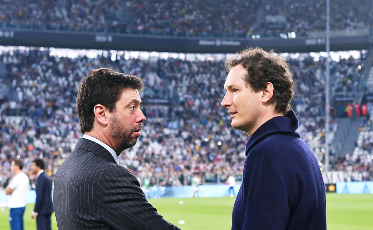 epa06686245 Juventus' chairman Andrea Agnelli (L) and Fiat Chrysler Chairman John Elkann (R) attend the Italian Serie A soccer match between Juventus FC and SSC Napoli in Turin, Italy, 22 April 2018. EPA-EFE/ALESSANDRO DI MARCO