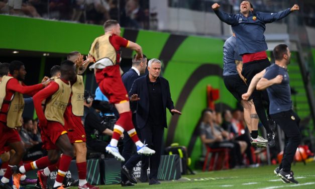 Video: Mourinho’s special dedication as Roma win Conference League
