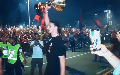 Video: Scudetto winners Milan welcomed by 15,000 fans