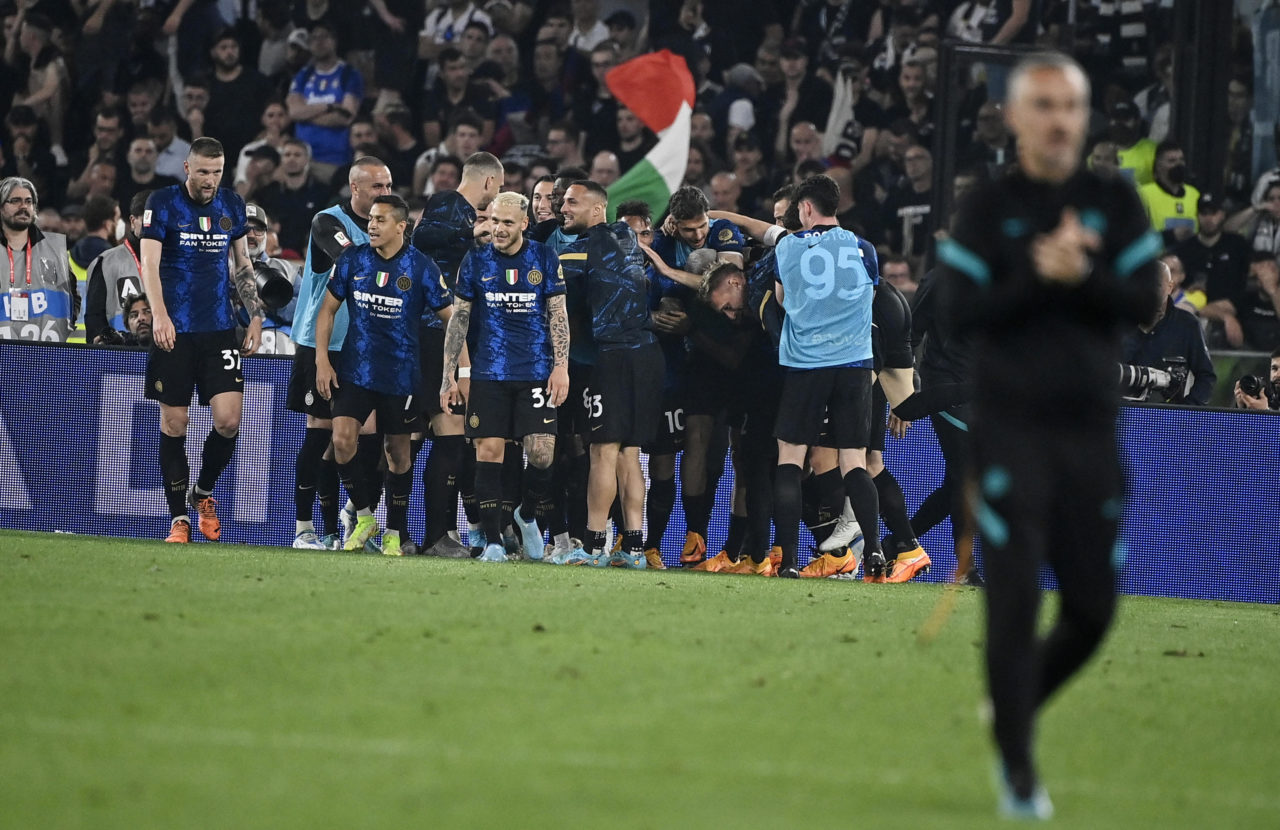 epa09941232 Inter players celebrate a goal during the Coppa Italia final between Juventus FC and Inter Milan at the Olimpico stadium in Rome, Italy, 11 May 2022. EPA-EFE/Riccardo Antimiani