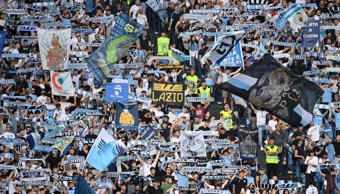 Les supporters de la Lazio à nouveau blâmés pour les chants et les chemises antisémites lors du Derby de Rome