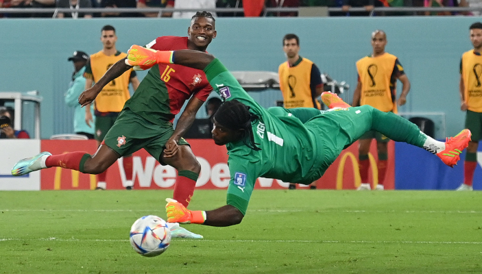 What Rafael Leao did moments before scoring for Portugal – picture
