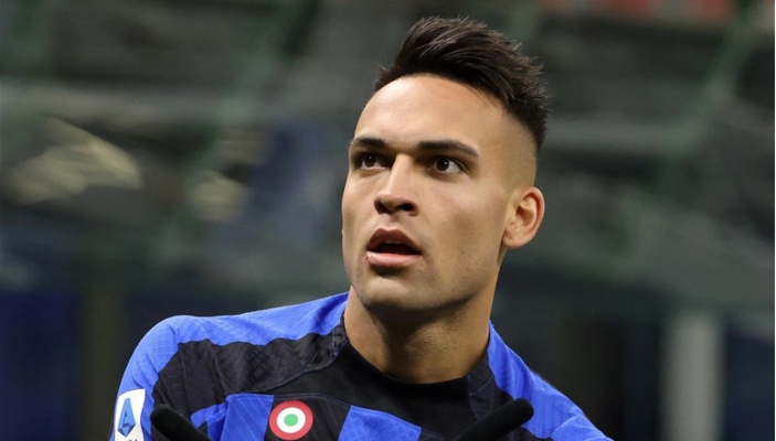 Video: Lautaro Martinez rages aims Juventus insult towards referee
