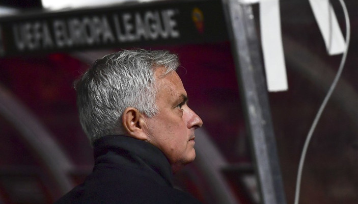 Mourinho et Lotito se sont affrontés après le derby de Rome : "Qui es-tu ?"