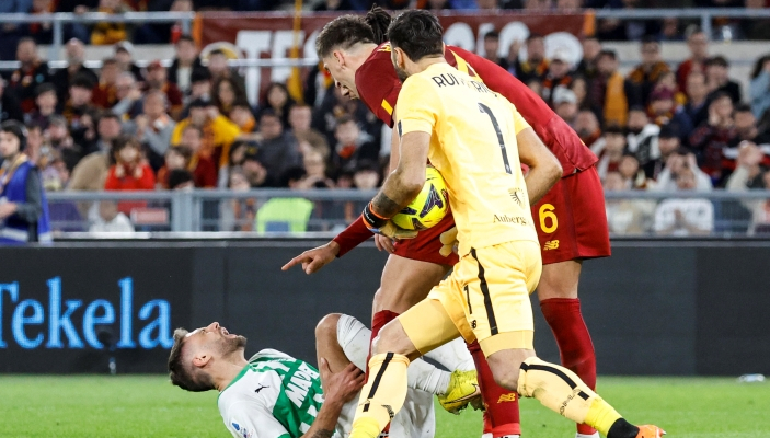 La Roma furieuse contre l'arbitre Fabbri après sa défaite face à Sassuolo